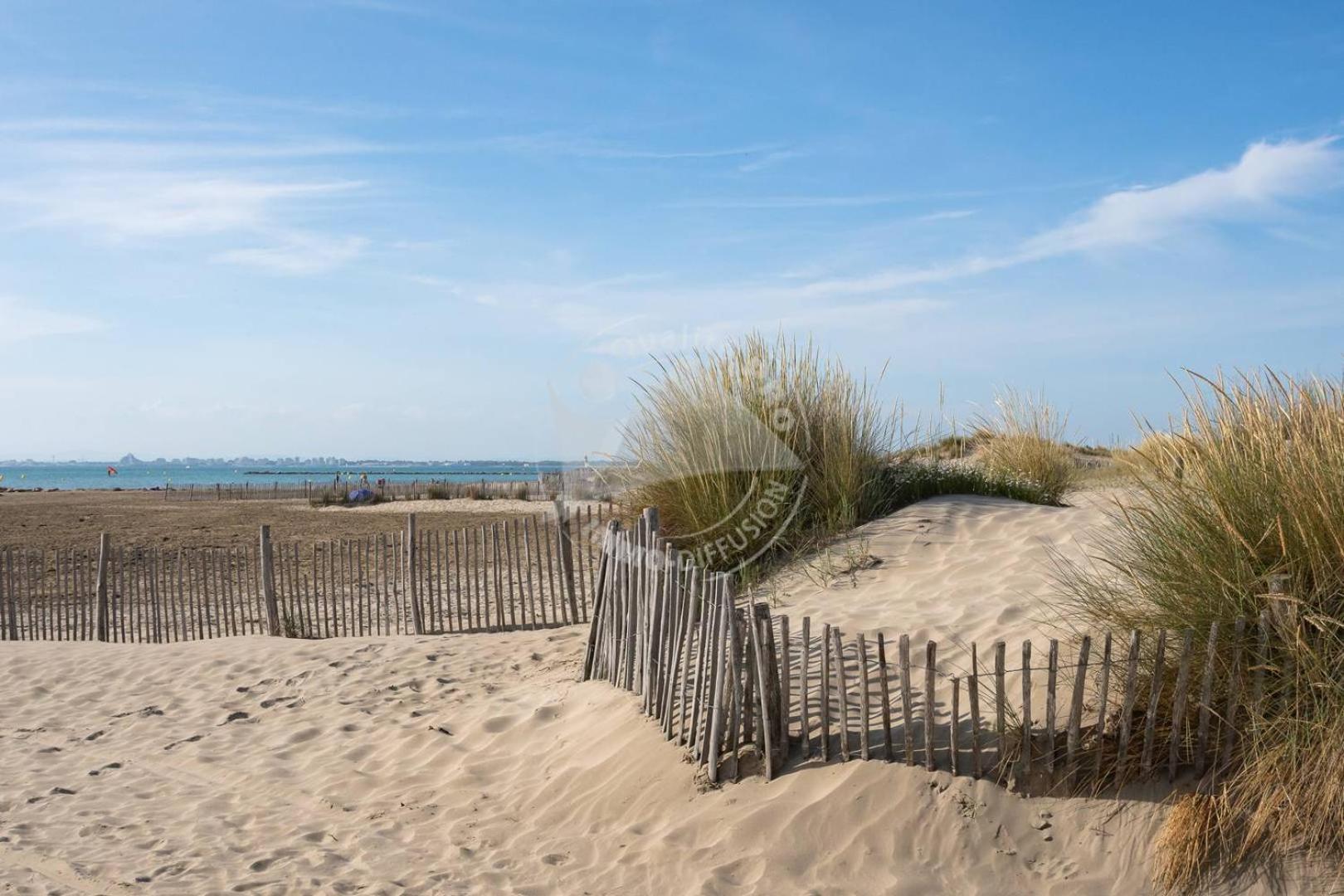 AS21116 - P2 centre ville dans une résidence à 200m de la plage Le Grau-du-Roi Exterior foto