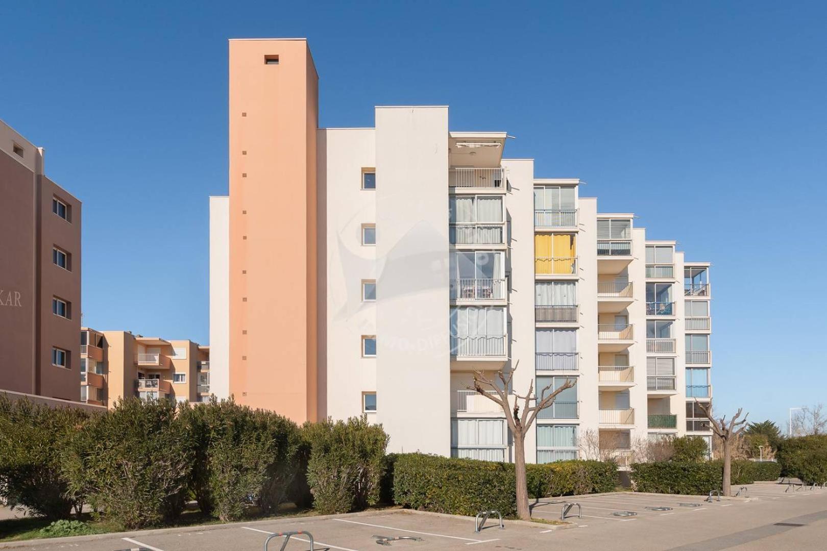 AS21116 - P2 centre ville dans une résidence à 200m de la plage Le Grau-du-Roi Exterior foto